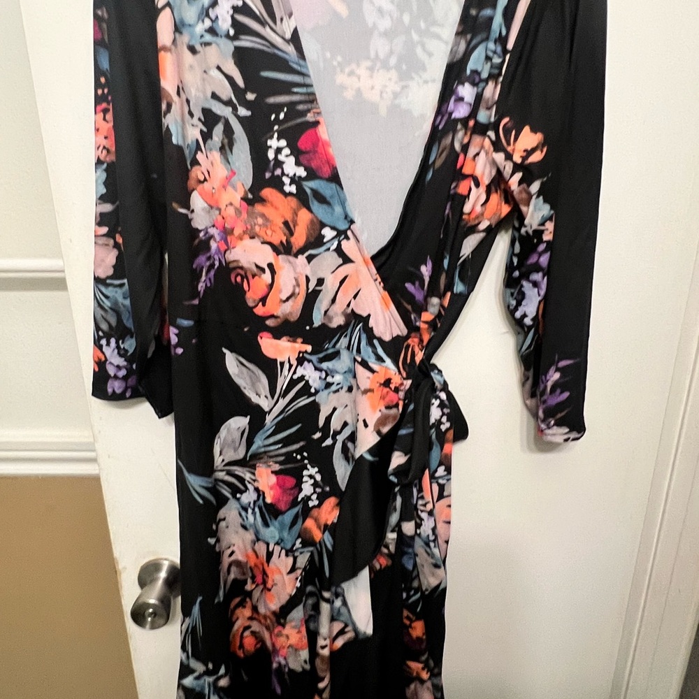 Avenue Black Floral Long Sleeve Dress